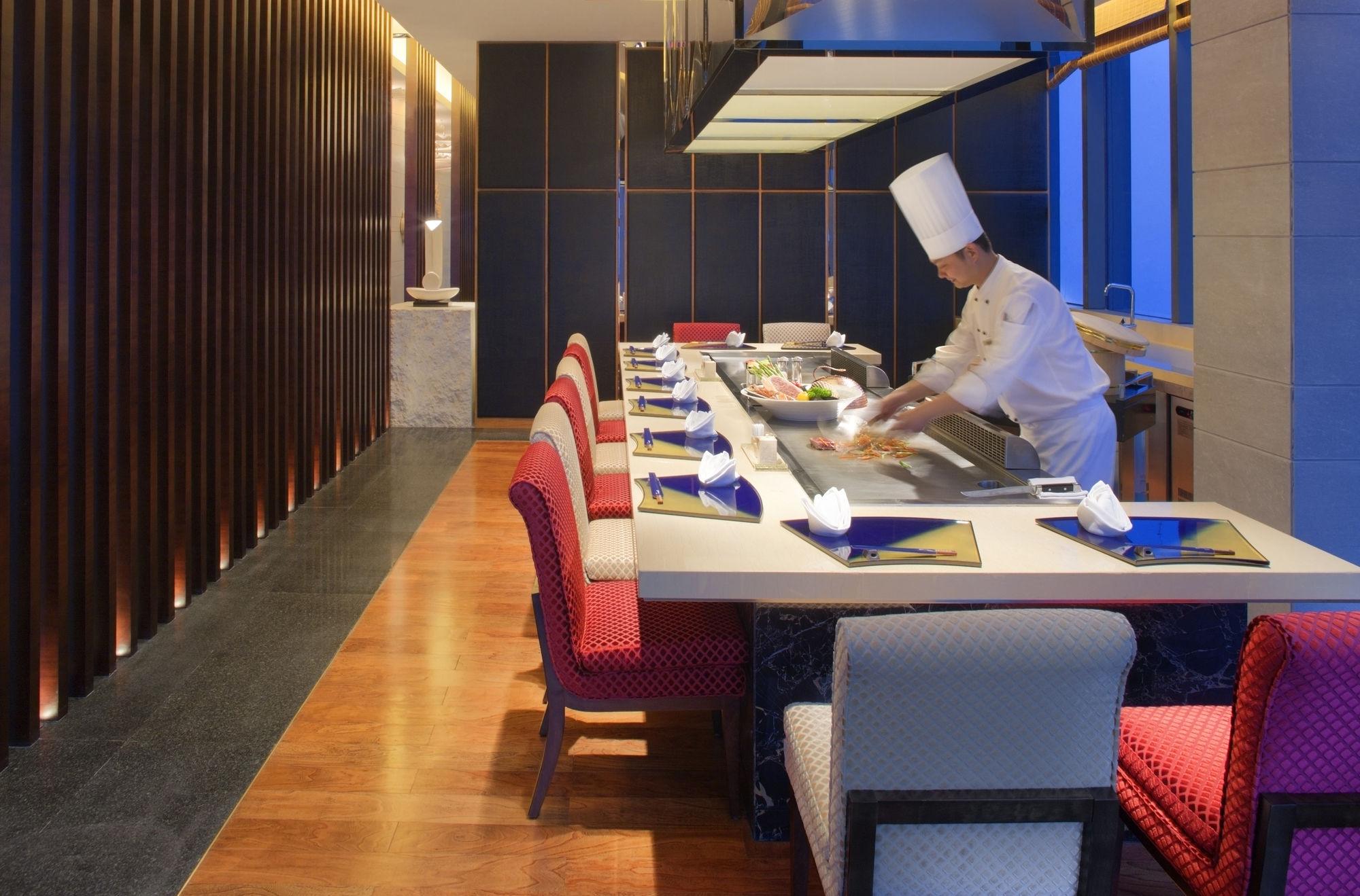 Radisson Blu Plaza Chongqing - Free 2 Bottle Of Local Beer Per Room During Stay Экстерьер фото
