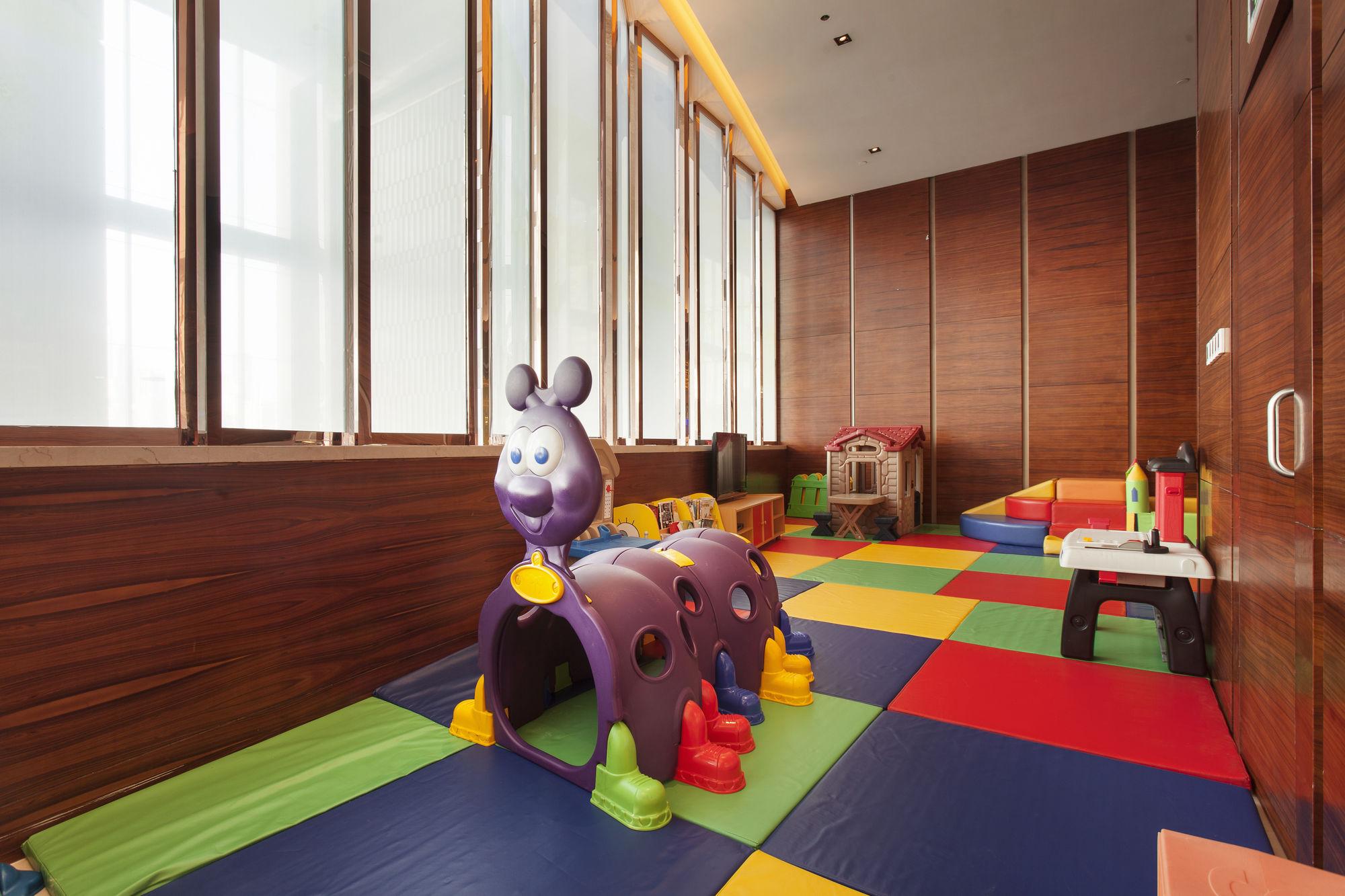 Radisson Blu Plaza Chongqing - Free 2 Bottle Of Local Beer Per Room During Stay Экстерьер фото