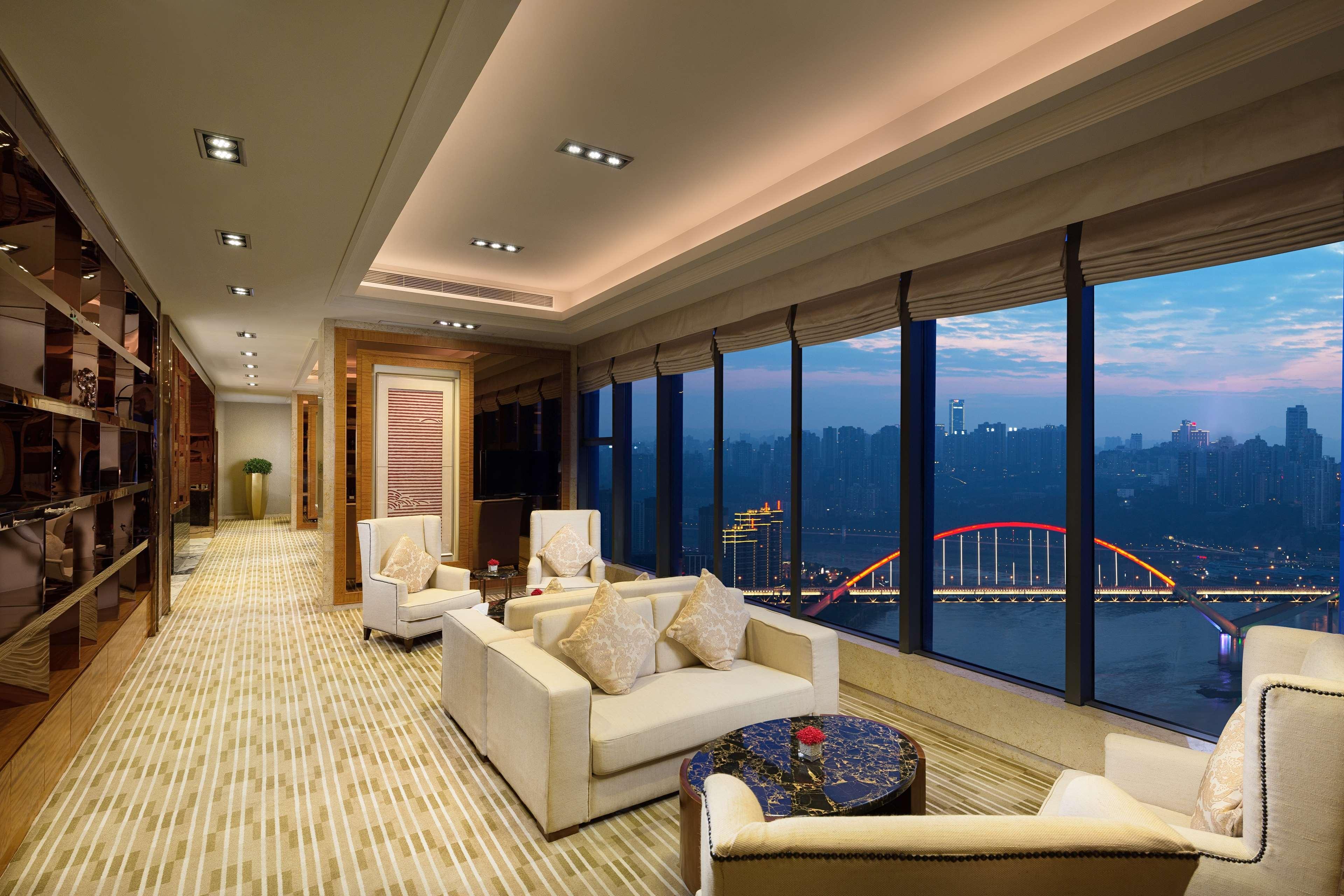 Radisson Blu Plaza Chongqing - Free 2 Bottle Of Local Beer Per Room During Stay Экстерьер фото