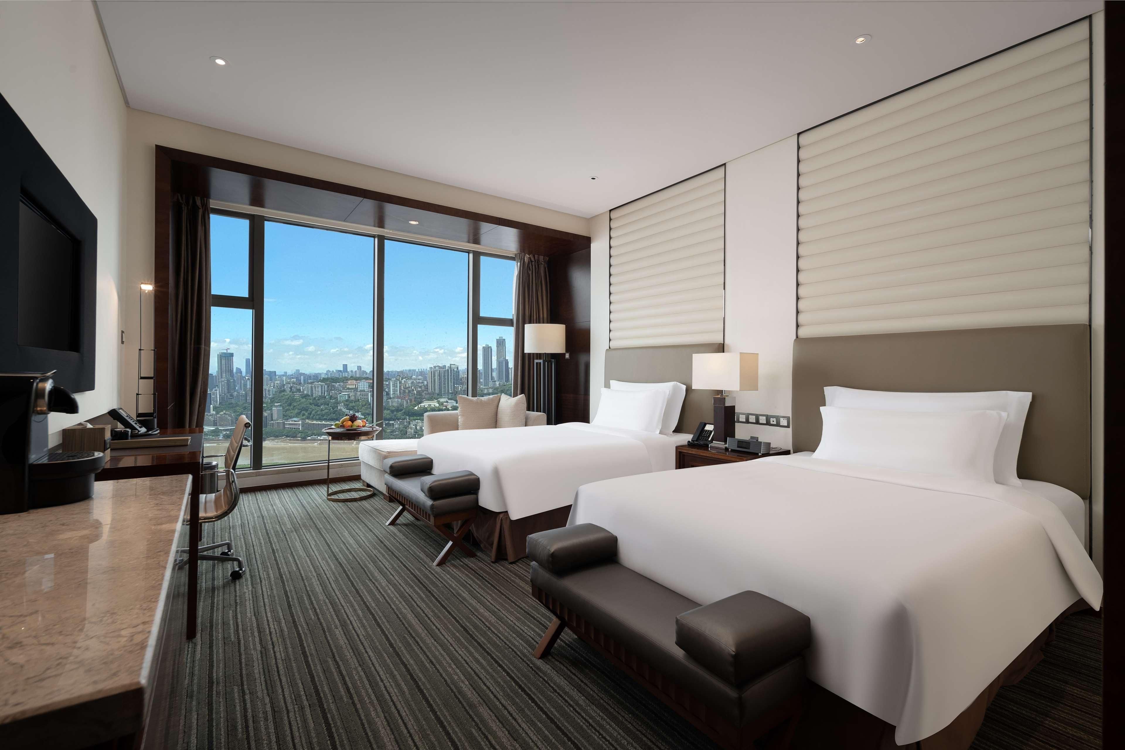 Radisson Blu Plaza Chongqing - Free 2 Bottle Of Local Beer Per Room During Stay Экстерьер фото