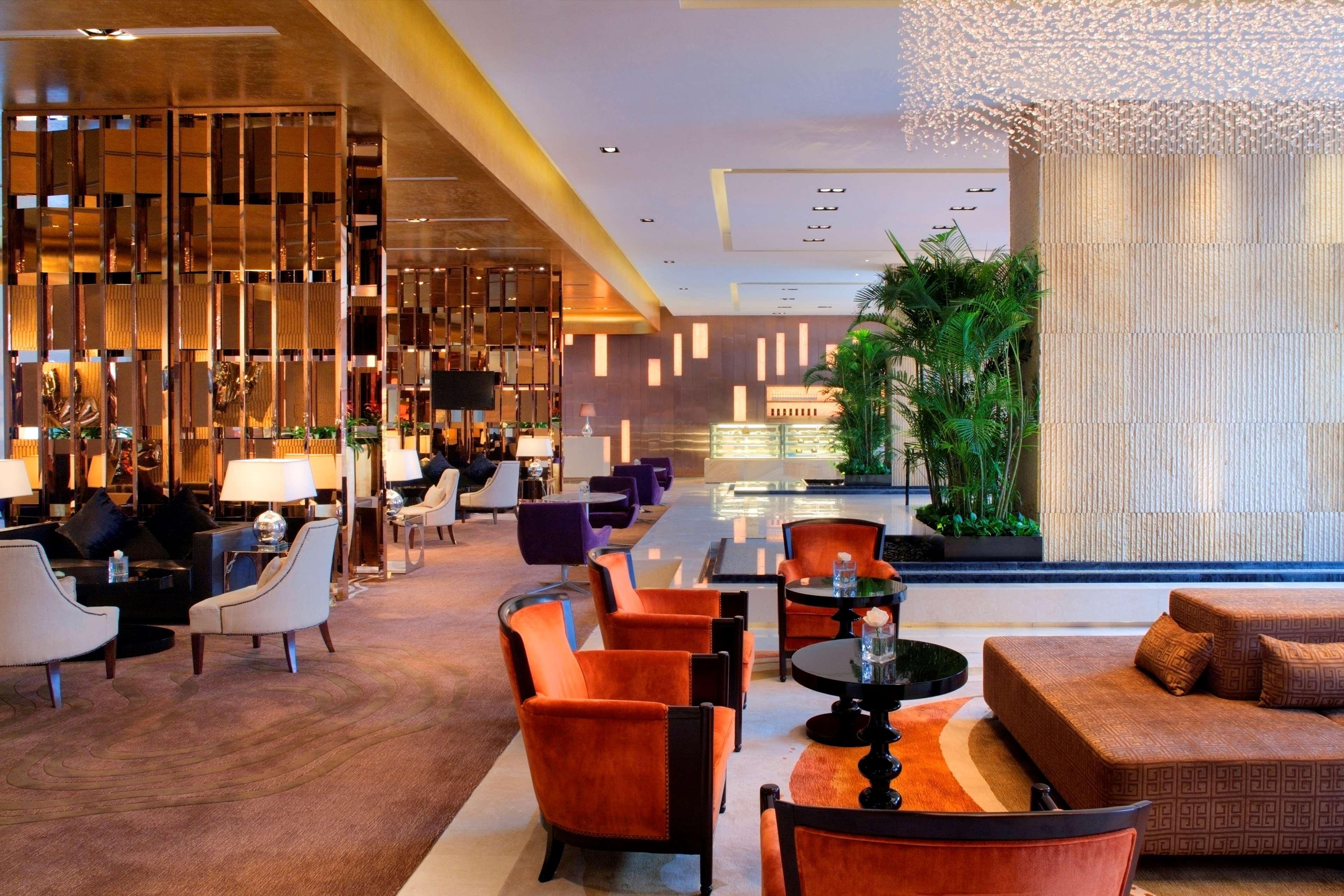 Radisson Blu Plaza Chongqing - Free 2 Bottle Of Local Beer Per Room During Stay Интерьер фото