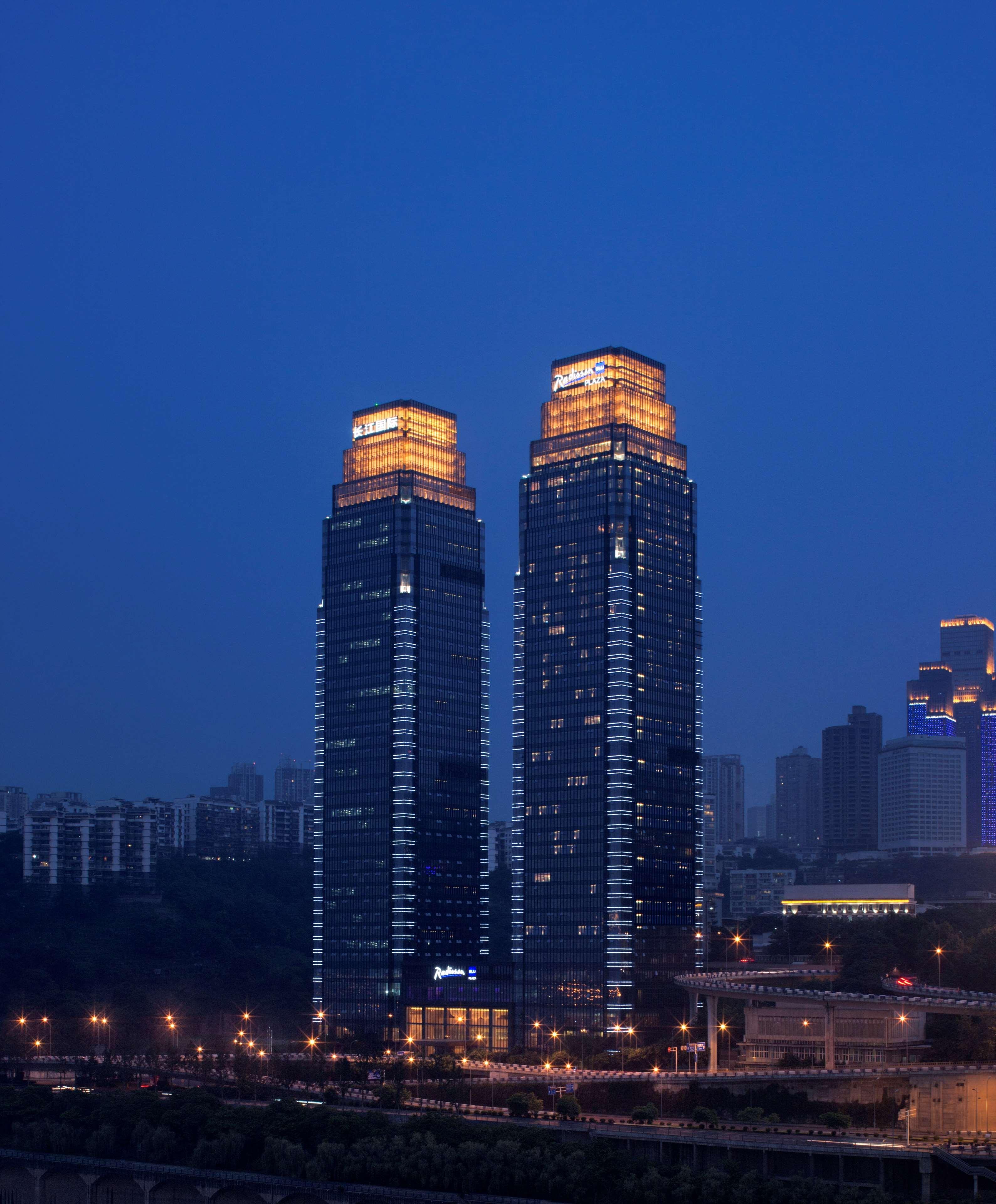 Radisson Blu Plaza Chongqing - Free 2 Bottle Of Local Beer Per Room During Stay Экстерьер фото