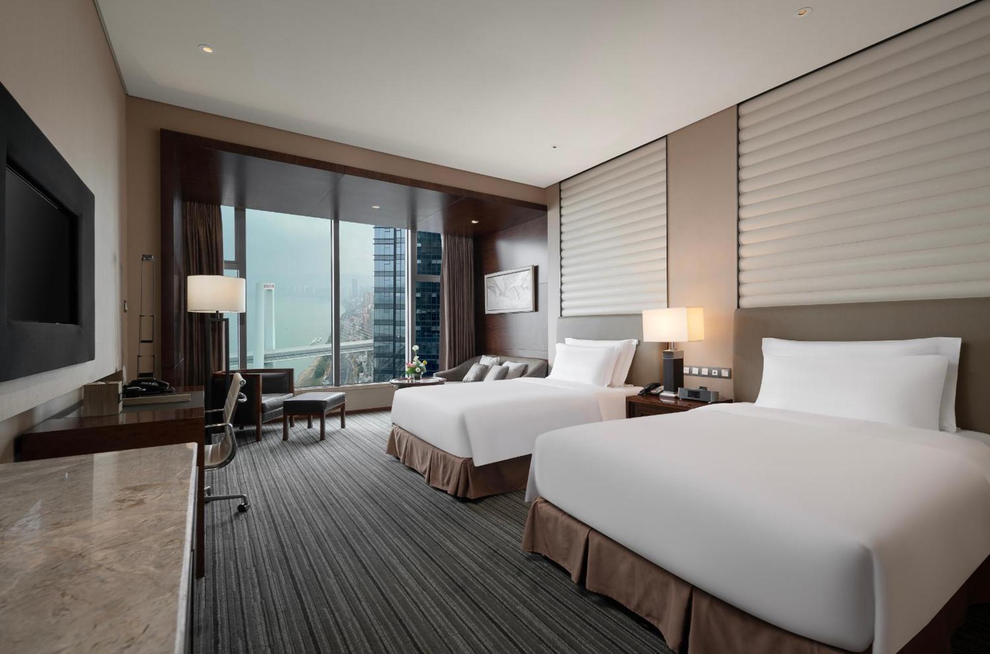 Radisson Blu Plaza Chongqing - Free 2 Bottle Of Local Beer Per Room During Stay Экстерьер фото