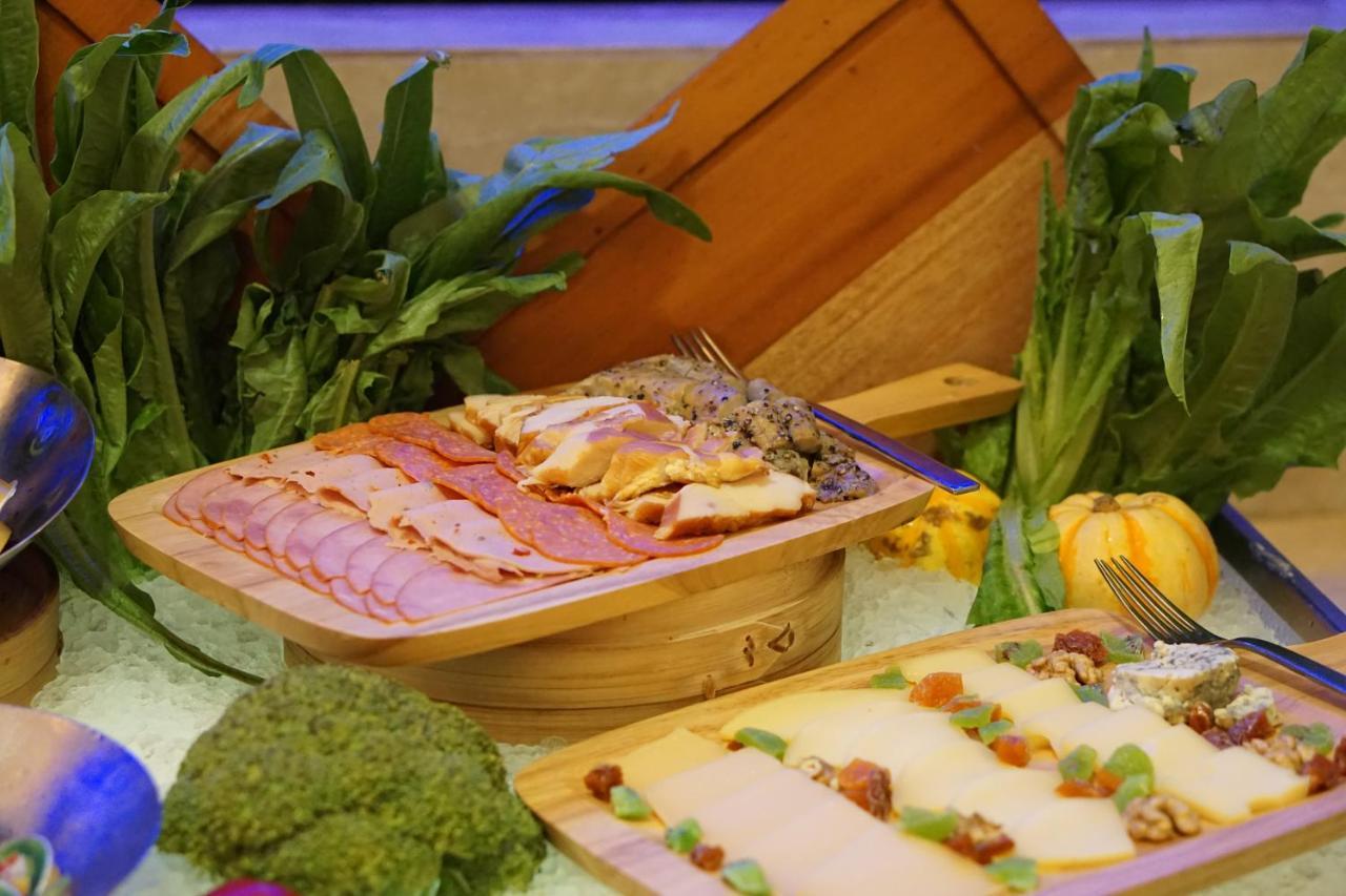 Radisson Blu Plaza Chongqing - Free 2 Bottle Of Local Beer Per Room During Stay Экстерьер фото
