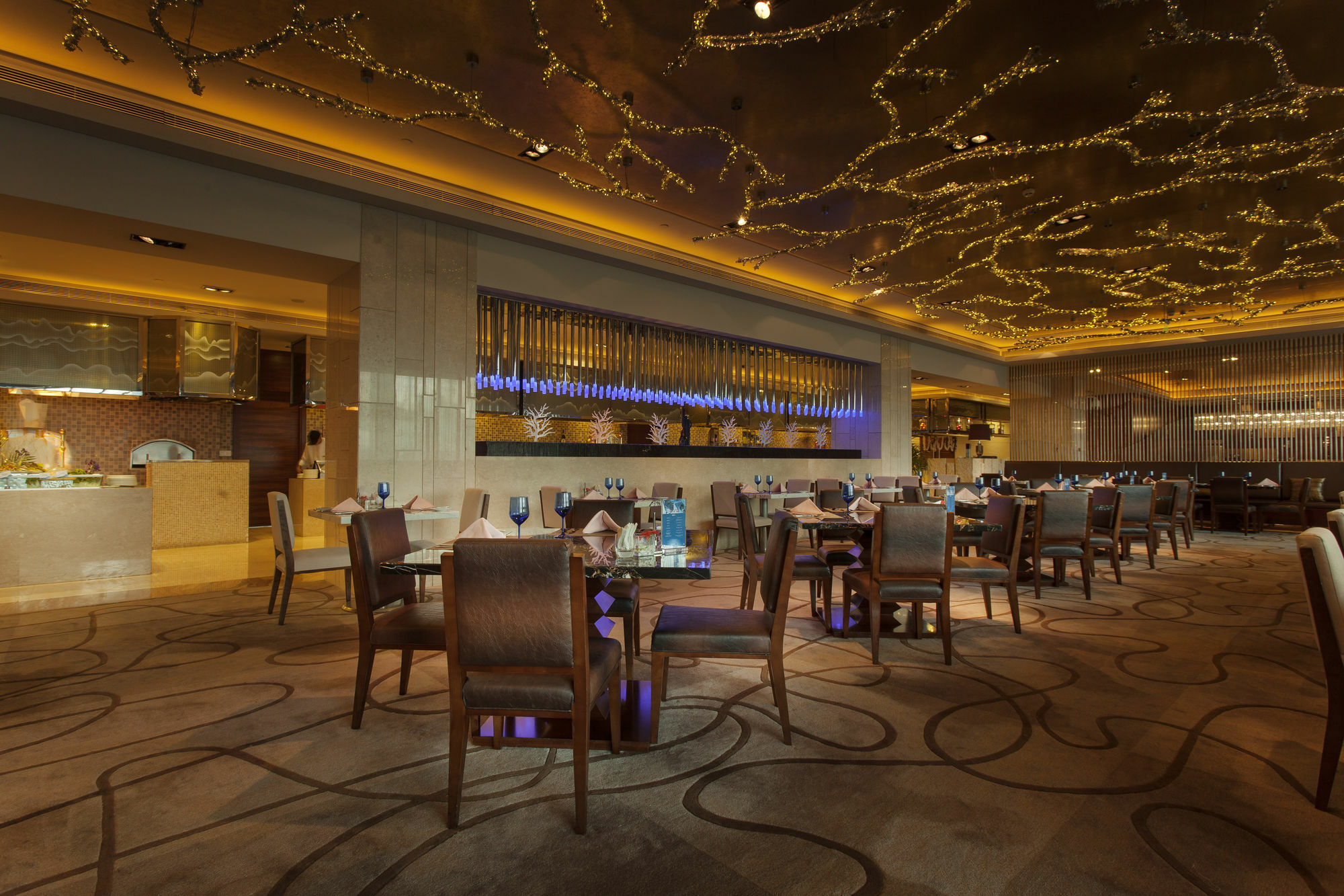 Radisson Blu Plaza Chongqing - Free 2 Bottle Of Local Beer Per Room During Stay Экстерьер фото