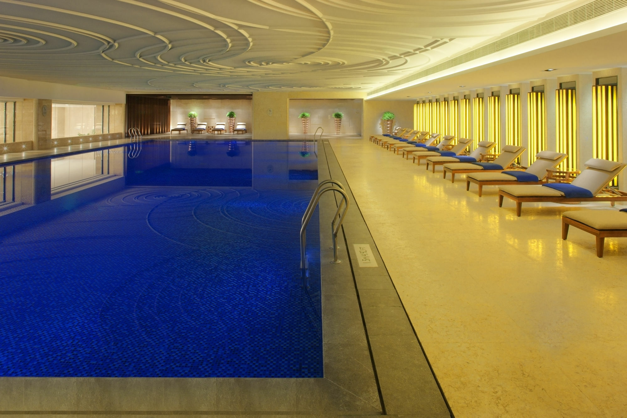 Radisson Blu Plaza Chongqing - Free 2 Bottle Of Local Beer Per Room During Stay Экстерьер фото